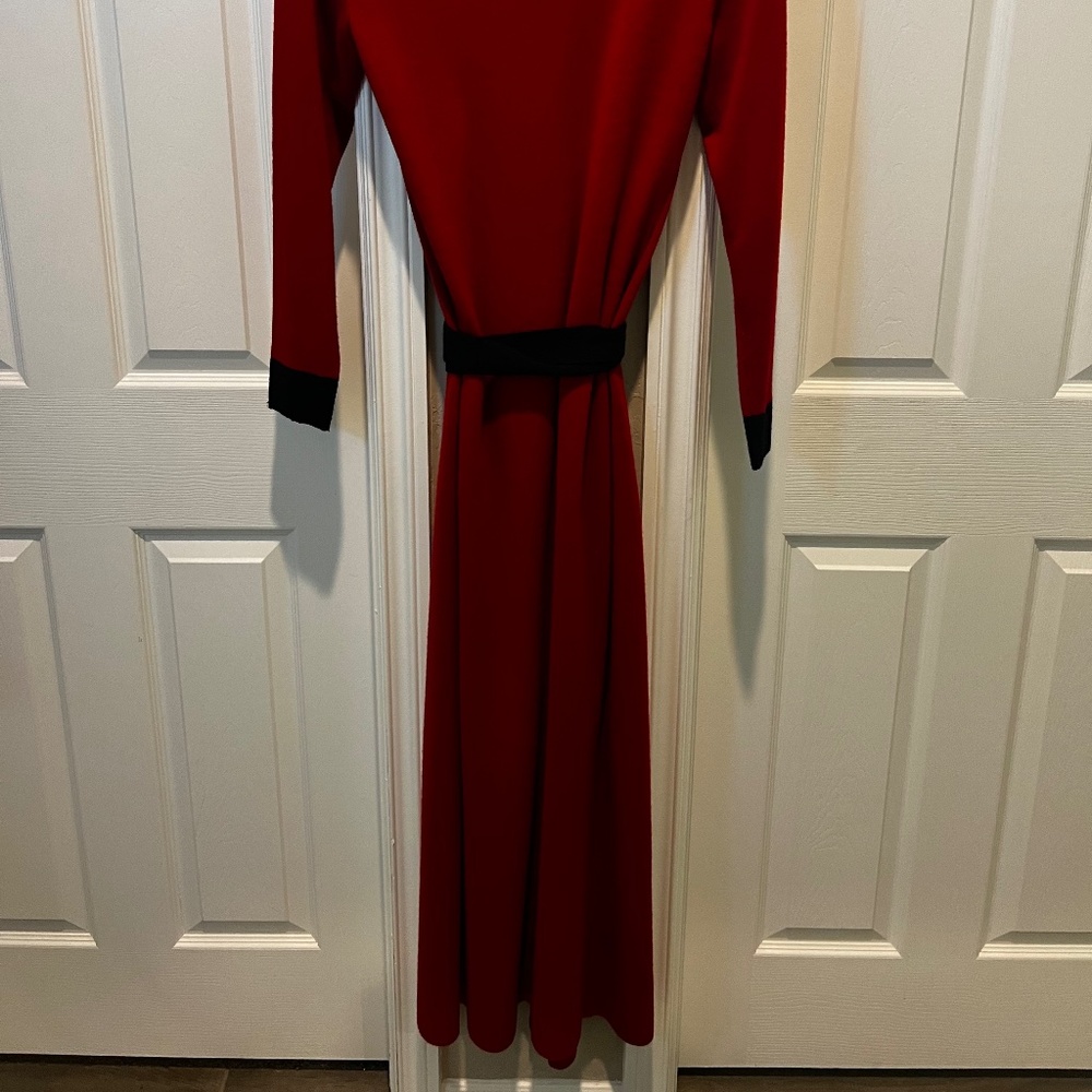 Nina Leonard knee length winter dress